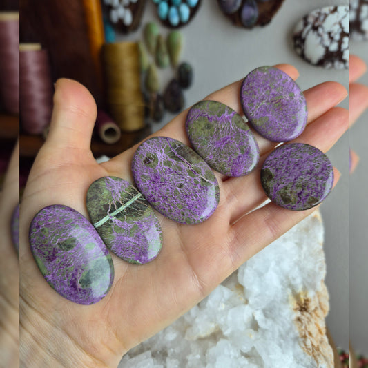 Sugilite in Serpentine