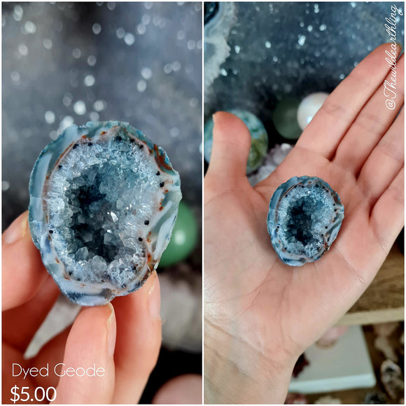 Blue Agate Geode (Dyed)