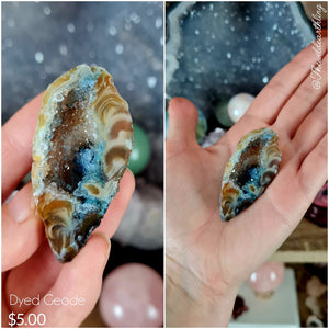 Blue Agate Geode (Dyed)